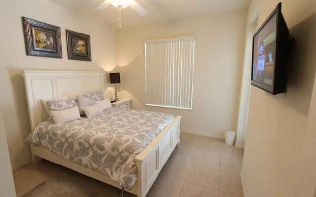 Crystal Cove 929