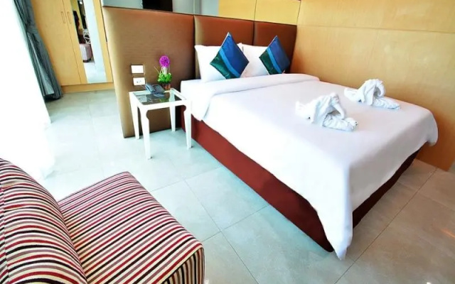 Golden Dragon Beach Pattaya
