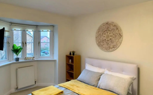Spacious And Amazing 4 Bedroom Detached House