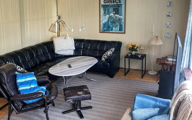 6 Person Holiday Home in Vaeggerlose