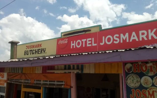Josmark Hotel