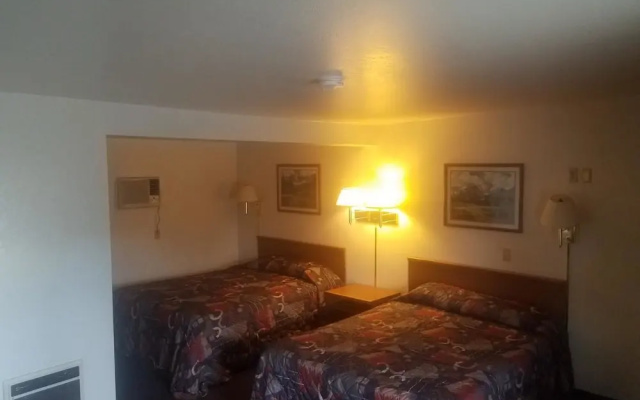 Travelers Inn