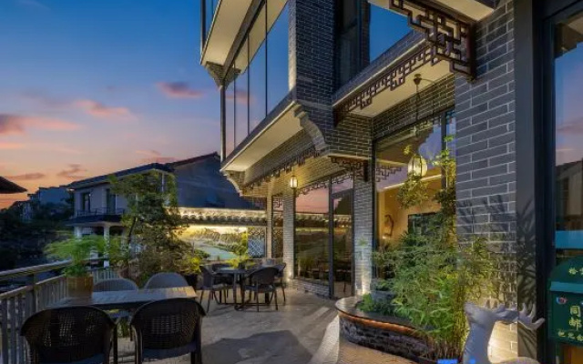 Shi Yunjian Homestay (Three Gorges Dam Tourist Area)