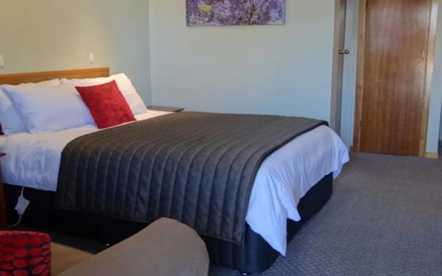 Roydons Motor INN