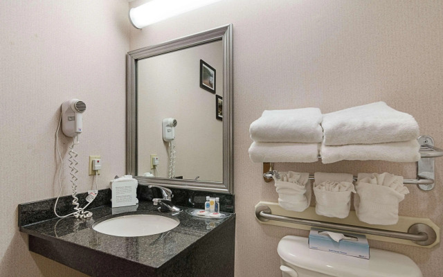 Quality Suites Springdale West I-49