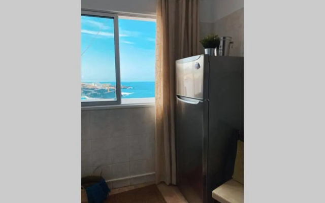 LARGE 90m2 CANARY APARTMENT, NICE VIEW, LOCATION !