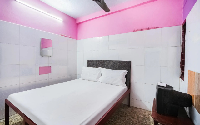 SPOT ON 45468 Kumarans Inn