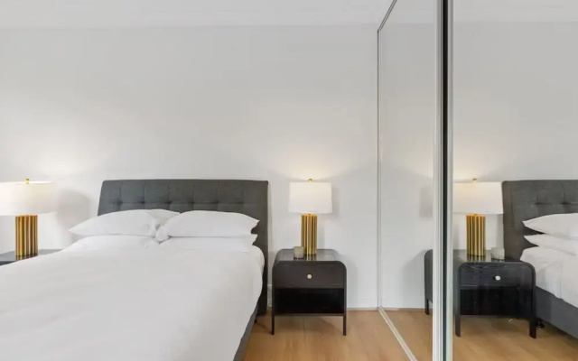 Stylish 2-bed Apartment With Pool in Camperdown