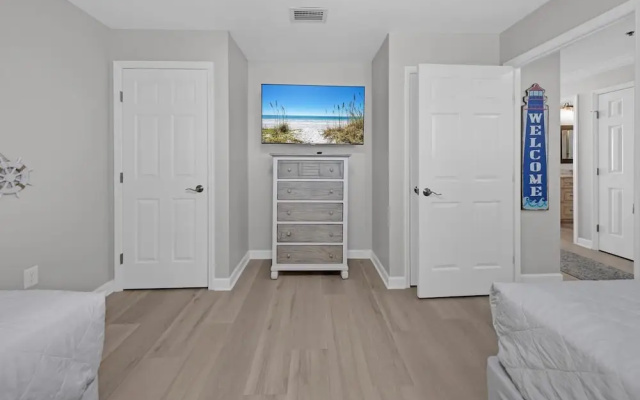 Sterling Beach #1206