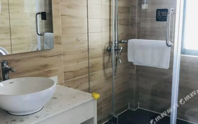 Heyou Cisheng Life Class Health Resort Hotel