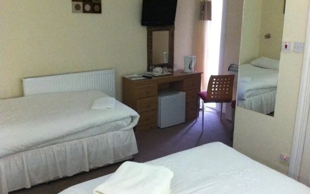 OYO Prestwick Airport Hotel