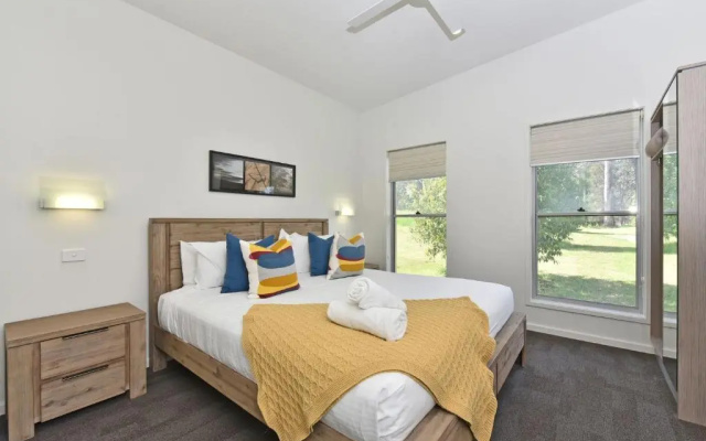 Ironbark Villa 6
