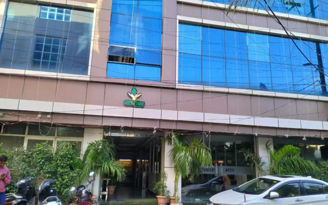 Green Leaf Hotel