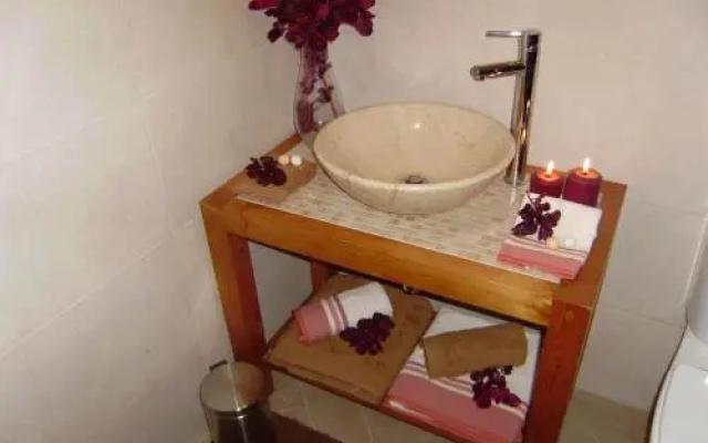 Romantic Studio