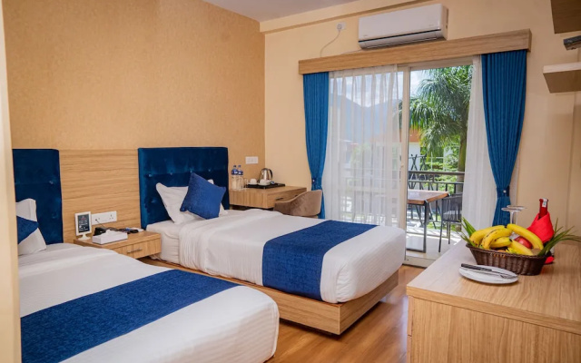Majestic Lake Front Hotel and Suites