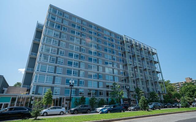 Апартаменты SoBe Waterfront Apartments Вашингтон вид на фасад