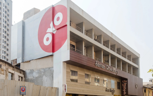 OYO 10650 Hotel Lotus Residency