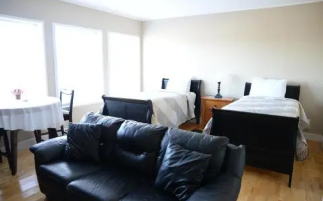 Pacific Rim Guest Lodge - Adult Only, Pet-Free