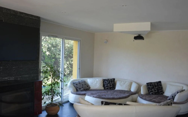 Villa With 3 Bedrooms in Saint-andré-de-la-roche, With Wonderful Mount