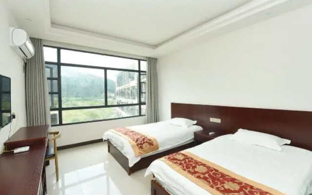 Jiayuan Holiday Hotel