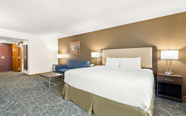 Best Western West Towne Suites