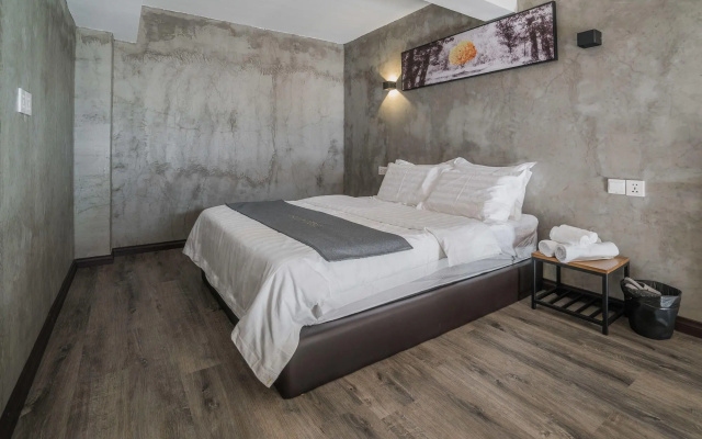 Paly Hotel