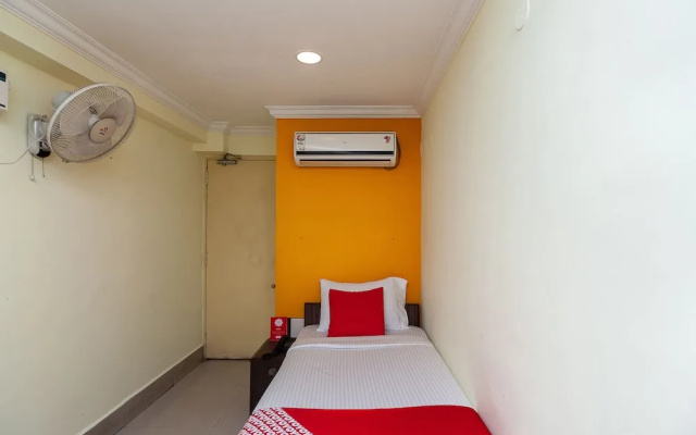 OYO 29267 Hotel Akash Inn