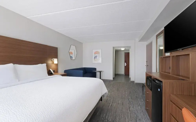 Holiday Inn Express Suites Augusta West -Ft Gordon