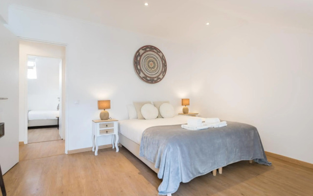 Rato Cozy 3BR w/balcony - by LU Holidays