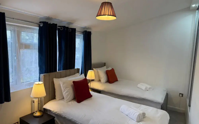 Harlow Cozy 3-bed House Retreat