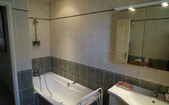 Chambre 2 Beziers Villeneuve