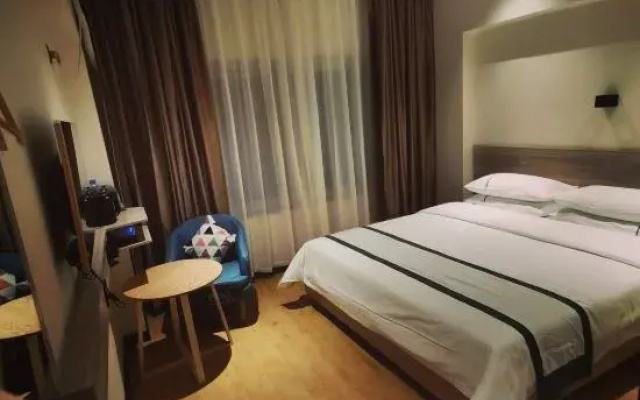 Sunshine Express Hotel(Haikou international trade store)