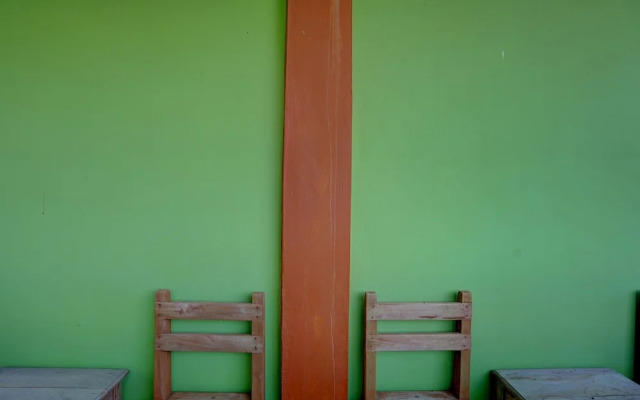 Hotel O Sahabat Syariah Near Plasa Telkom Bawean