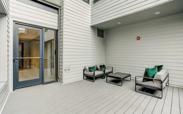 Luxury Apt Near Convcenter, Stadiums, & Harbor