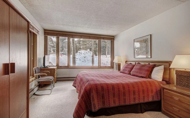 1777 Decatur 2 Bedroom Condo by RedAwning