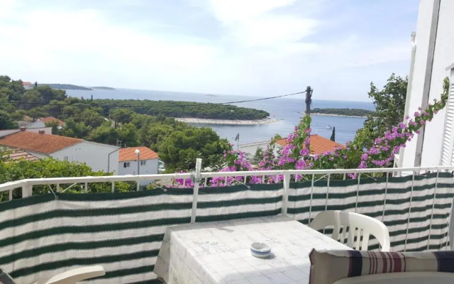 Apartment Bajuti