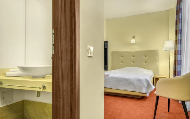 Hotel Capitol