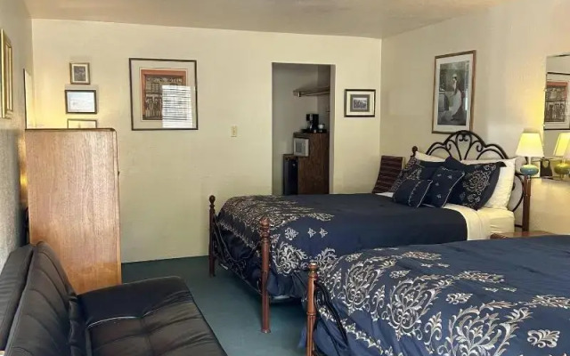 Columbine INN