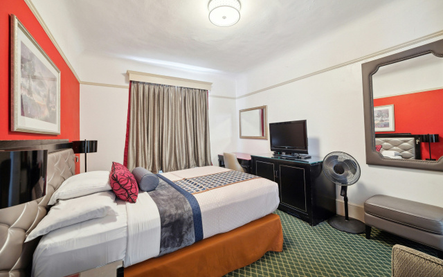 Union Square Plaza Hotel