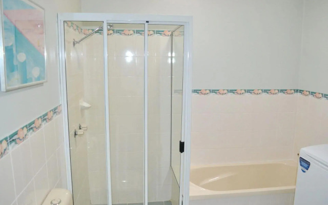 Paragon Apartment 6