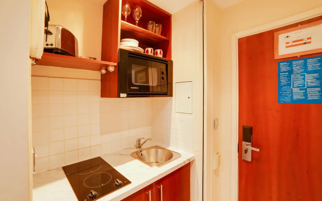 Roland House Apartments