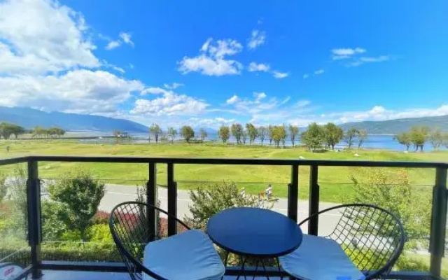 Dali Mountain Lake Seaview Homestay