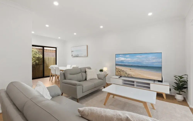 Stylish 3-bed House Close to Attractions