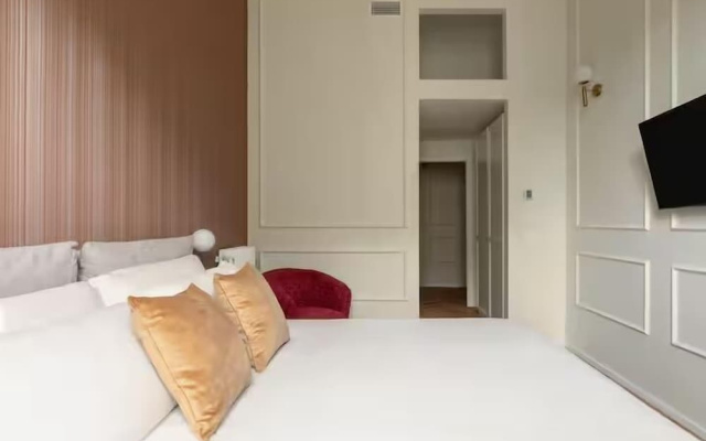 SJR Luxury Apartment Trevi Fountain