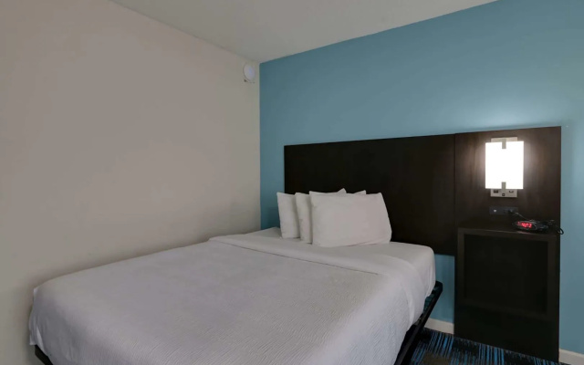 Travelodge by Wyndham Calhoun South I-75
