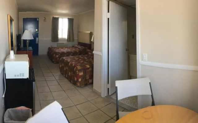 Four Winds Motel