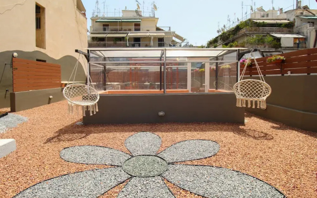 Modern Apartment With Roof Terrace in Athens