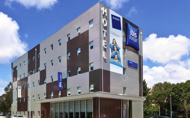 Отель ibis budget Porto Gaia вид на фасад