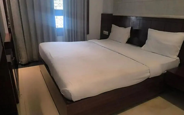 Fabhotel Azure I