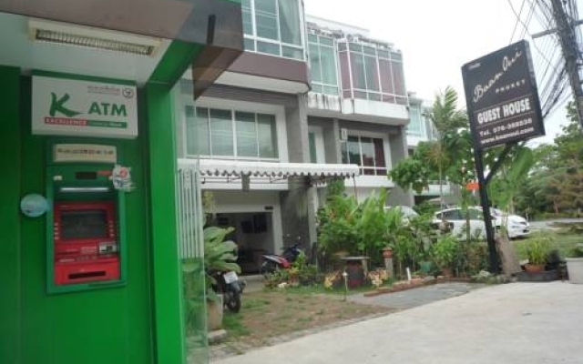 Отель Baan Oui Phuket Guest House вид на фасад